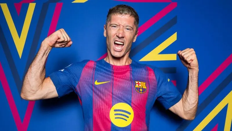 Ile naprawdę zarabia Lewandowski na boisku i poza nim?