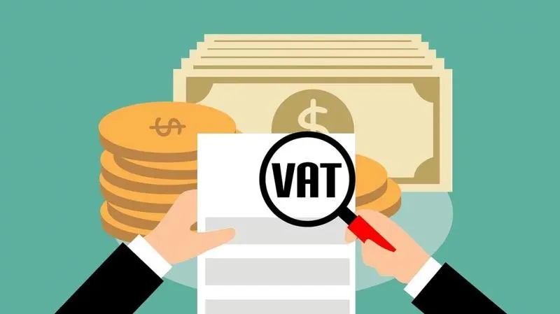 Jak skutecznie obliczyć miesięczny podatek VAT krok po kroku?